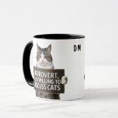 Grappig Introvert Cats teken Mok (Voorkant links)