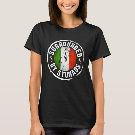Grappig Italiaans handgebaar omringd door Stunads  T-shirt (Voorkant)