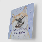 grappig japans akita glimlachend met slogan dog vierkante klok (Hoek)