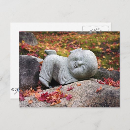 Grappig Japans monnikbeeld met herfstbladeren Briefkaart (Voorkant / Achterkant)
