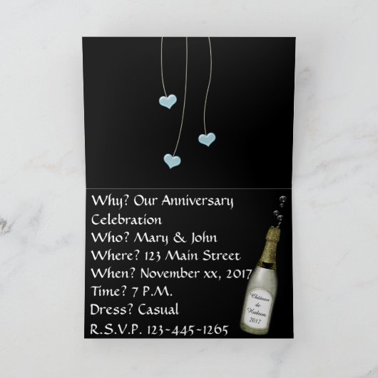 Grappig Jubileum Uitnodiging w/Schattigee Bassets (Binnen)