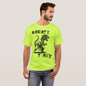 Grappig Karate T-Rex Dinosaur T-Shirt (Voorkant volledig)