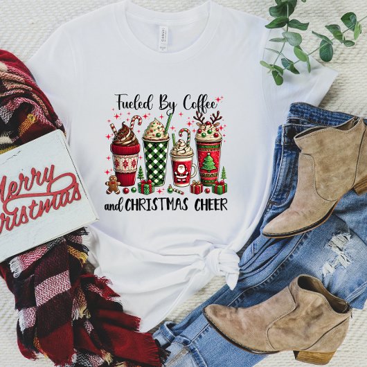 Grappig Kerst Koffie T-Shirt – Aangedreven door Ko