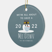 Grappig kerstfeest 2021 Snowman Meltdown gepersona Keramisch Ornament (Links)