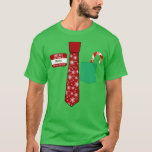 Grappig kerstfeest t-shirt<br><div class="desc">Het perfecte shirt voor kerstfeestjes: compleet met een persoonlijke naam,  smerig rood kerststropdas en een snoepriet in je zak!</div>