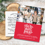 Grappig kerstfeestdagen Foto aangepaste tekst Briefkaart<br><div class="desc">Een Fun-vakantiefoto-briefkaart met kalligrafietype dat "dit zal ook overgaan" en uw familiefoto leest.  Voeg uw aangepaste groet en familienamen toe.  Een kaart die zeker een glimlach brengt naar vrienden en familie.</div>
