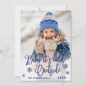 Grappig kerstfoto-Baby. Het is buiten Covid Feestdagenkaart (Voorkant)