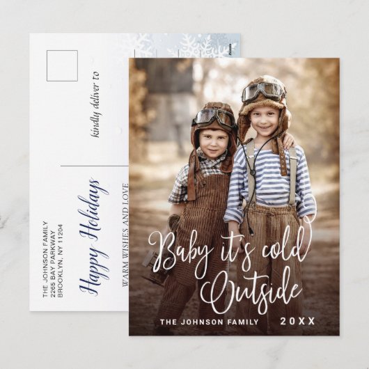 Grappig kerstfoto-Baby Het is koud buiten Feestdagenkaart (Voorkant / Achterkant)