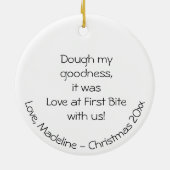 Grappig kerstkoekje Pun Romantic Gift Keramisch Ornament (Achterkant)