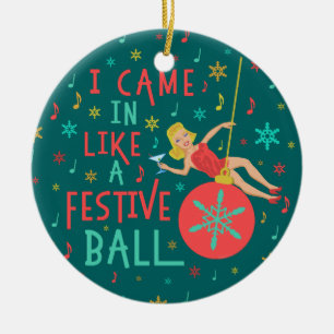 Grappig kerstrecro Woman op feestelijke kerstbal Keramisch Ornament