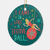 Grappig kerstrecro Woman op feestelijke kerstbal Keramisch Ornament (Links)