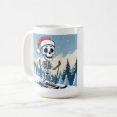 Grappig Kerstskelet op Ski's Koffiemok (Voorkant links)