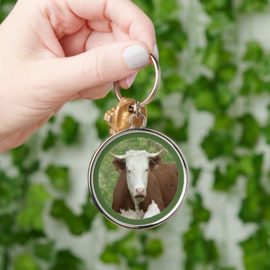 Grappig kijkend Koe in Grass Sleutelhanger (Hand)