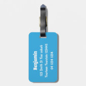 Grappig kippenbijtende witte cartoon bagagelabel (Achterkant verticaal)