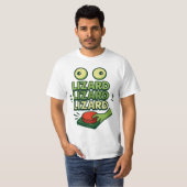 Grappig Knipperend Groen Hagedis die op Button dru T-shirt (Voorkant volledig)