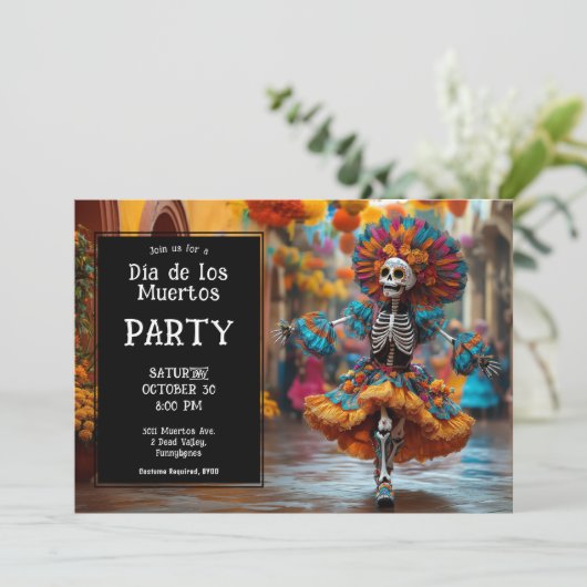 💀 Grappig La Calavera in pet met bloemetjes Kaart (Staand voorkant)