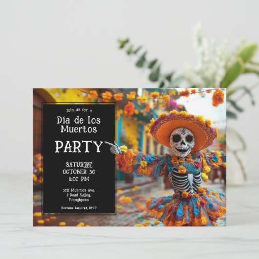 💀 Grappig La Calavera in pet met bloemetjes Kaart (Staand voorkant)