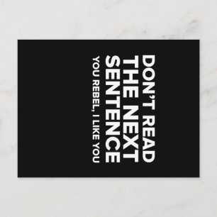 Grappig, lees mijn T-shirt niet Briefkaart