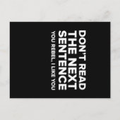 Grappig, lees mijn T-shirt niet Briefkaart (Voorkant)