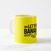Grappig Let's Go Bananas Distressed Banana Tweekleurige Koffiemok (Voorkant links)