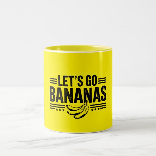 Grappig Let's Go Bananas Distressed Banana Tweekleurige Koffiemok (Center)