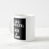 Grappig leven update: nog steeds een rommelige hum koffiemok (Voorkant links)