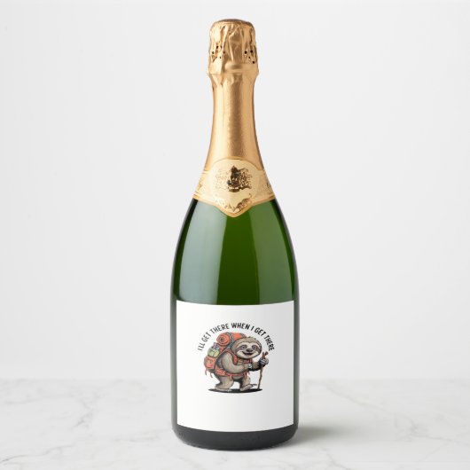 Grappig Luiaard Wandelteam - Slow and Steady Class Sparkling Wijnetiket (Voorkant)