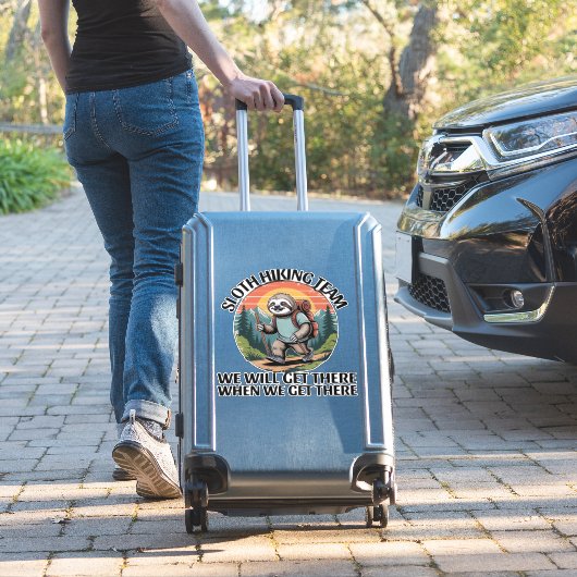 Grappig luiaard Wandelteam we komen daar wel wanne Sticker (Koffer Insitu)