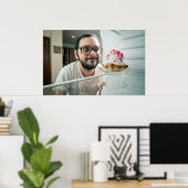 Grappig man op zoek in koelkast poster (Thuiskantoor)