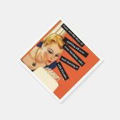 Grappig  meisje dat kaarsen uitblaast servet (Hoek)