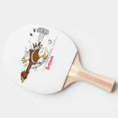 Grappig met coole cartoon illustratie kip tafeltennisbatje (Zijkant)