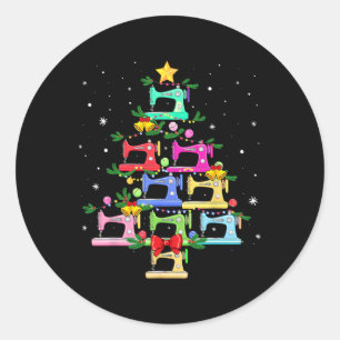 Grappig naaien kerstboom kerst ornament vrouw ronde sticker