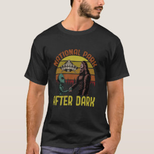 Grappig Nationaal Park Na het Donker Big foot Alie T-shirt