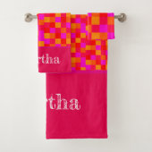 Grappig Neon Roze Monogram gecontroleerd bakstenen Bad Handdoek (Insitu)
