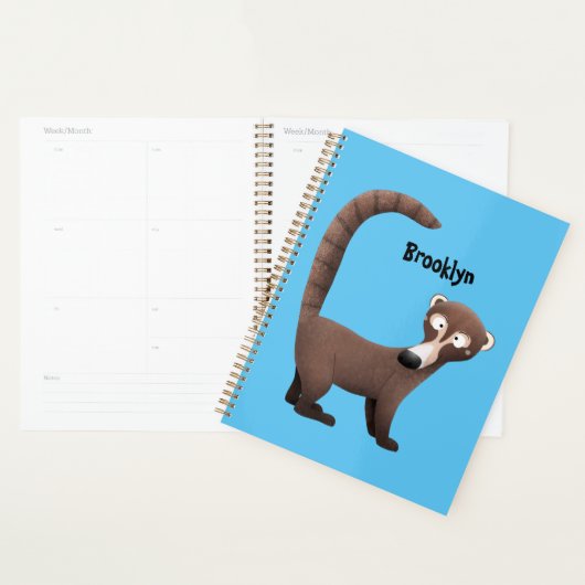 Grappig nieuwsgierig coatimundi cartoon illustrati planner (Display)
