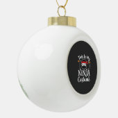 Grappig Ninja Kostuum Halloween Ontwerp_1 Keramische Bal Ornament (Links)