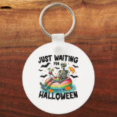 Grappig om te wachten op Halloween Skeleton Spooky Sleutelhanger (Voorkant)