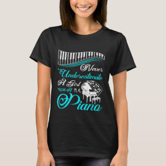 Grappig onderschat nooit een meisje met een piano t-shirt