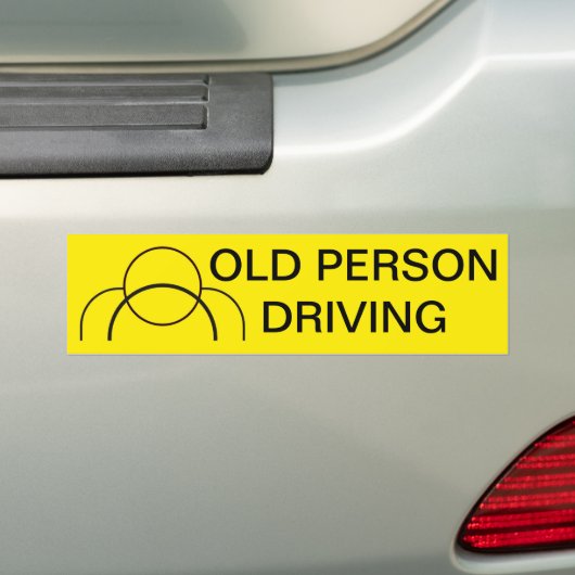Grappig oud rijdend persoon bumpersticker (Op auto)