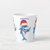 Grappig overzicht van de cartoon van de kersthaai latte mok (Voorkant)
