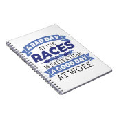 Grappig paard met racing een slechte dag in de Rei Notitieboek (Rechterzijde)