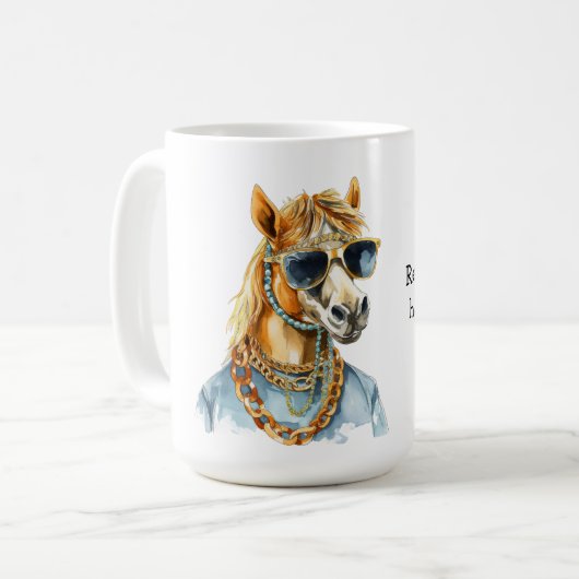 Grappig paard mok klaar voor het paard show. (Voorkant links)