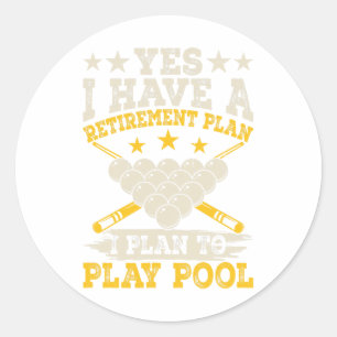 Grappig pensioenplan om te spelen zwembad ronde sticker