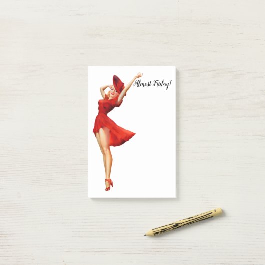 Grappig  pop-upmeisje in Red Post-it Notes (Op bureau)