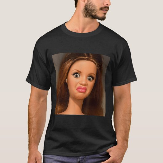 Grappig poppengezicht meme walgelijk  t-shirt (Voorkant)