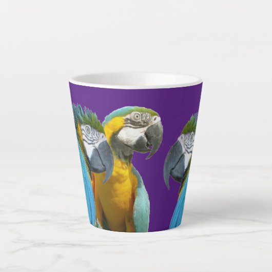 Grappig praten over Parrots Cust. BG Paarse latte  Latte Mok (Voorkant)