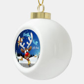 Grappig rendier gluurt Kerstmis meme Keramische Bal Ornament (Rechts)