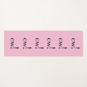 Grappig roze "Ow!" Moderne Typografie Fun Joke Yogamat (Voorkant (horizontaal))