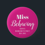 Grappig roze vrijgezellenfeest ronde button 5,7 cm<br><div class="desc">Ga het feest beginnen met de Funny Pink Bachelorette Party Button! Dit accessoire is perfect voor het toevoegen van een vleugje humor en plezier aan uw vrijgezellenfeest. Met de roze en witte kleuren kunt u het aanpassen met uw eigen tekstbericht, of het nu gaat om de naam van de bruid,...</div>