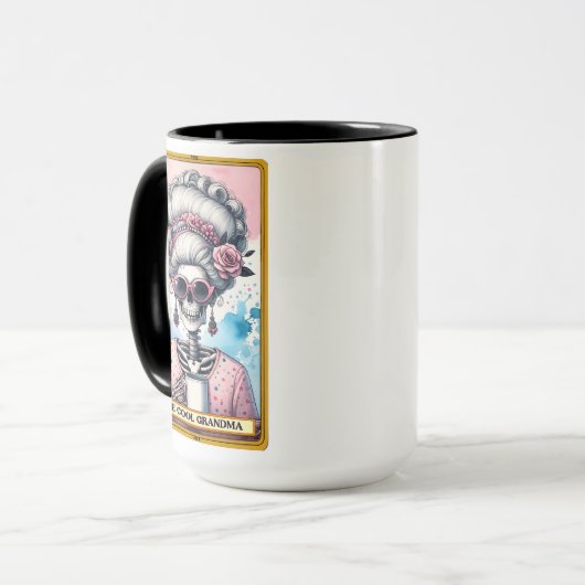 Grappig/sarcastische Tarot Kaart/De Koele Oma Mok (Voorkant links)